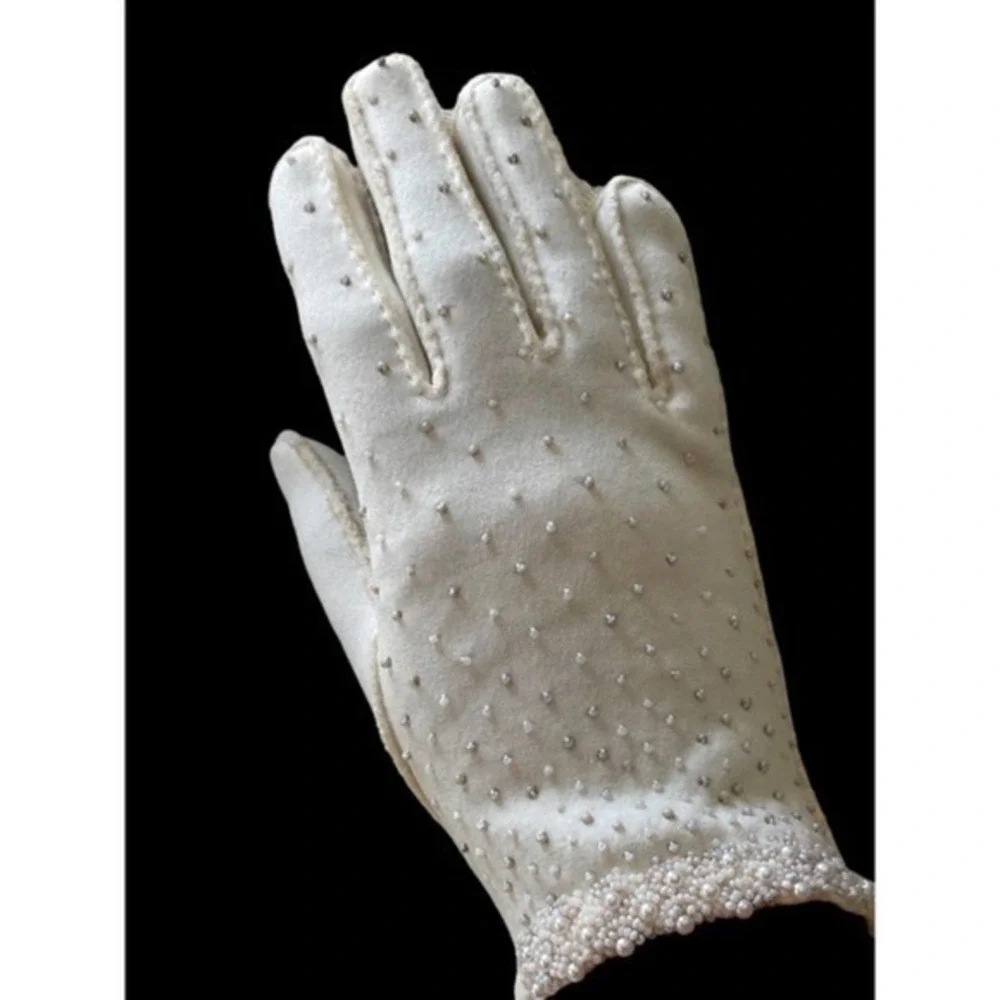 Vintage 60’s White Beautiful Beaded Gloves Made In Hong Kong
